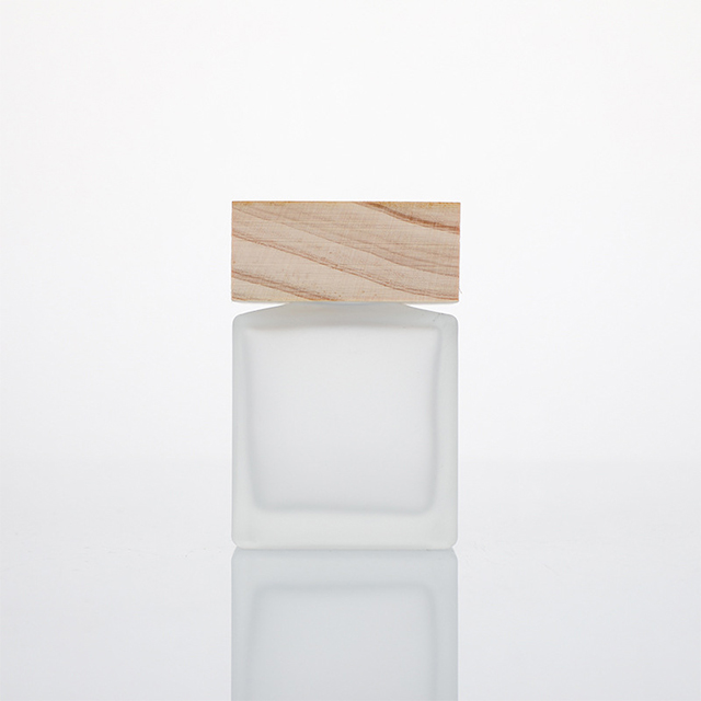 100ml Clear Frosted Square Glass Aromatherapy Bottle with Wooden Lid